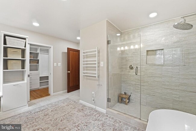 Building Photo - 2419 Claremont Dr