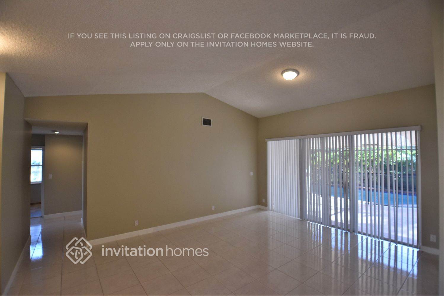 Building Photo - 9568 E Lake Dr