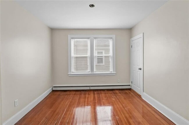 Building Photo - 123 Radcliffe Ave