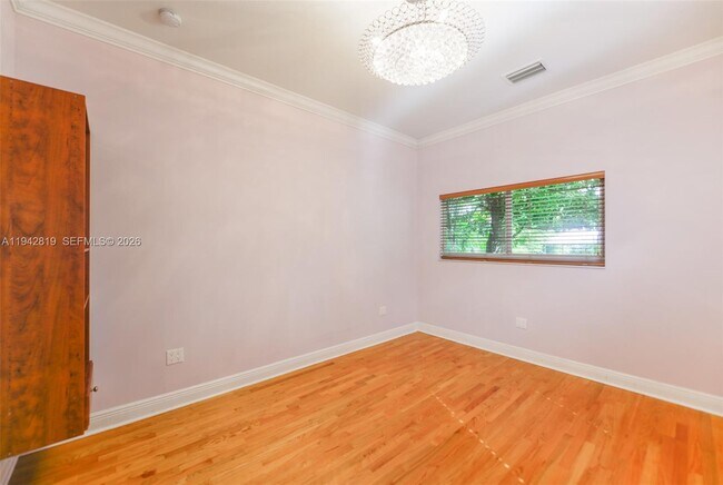 Building Photo - 911 Mariana Ave