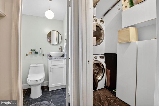 Building Photo - 220 N Patrick St