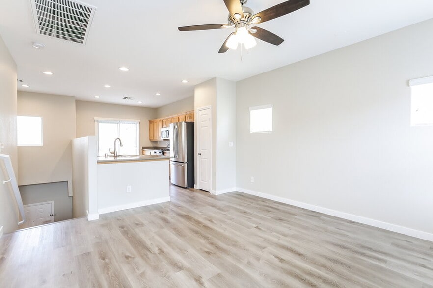 Building Photo - 6763 Twisted Wood Dr