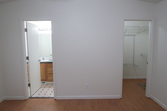 Building Photo - Fontana Duplexes