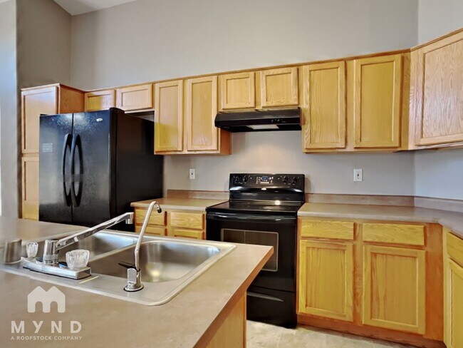 Building Photo - 15012 W Watson Ln