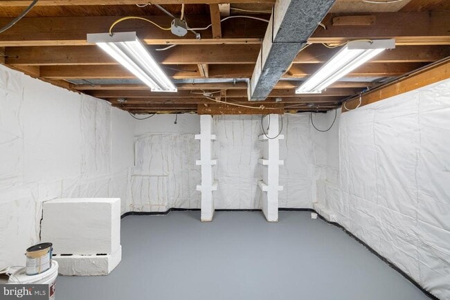 Building Photo - 210 Lastner Ln