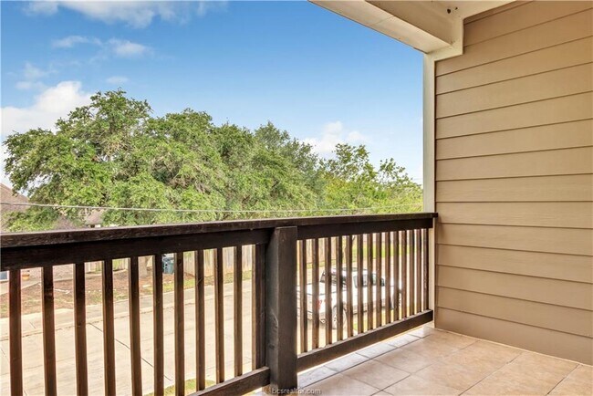 Building Photo - 1001 Welsh Ave