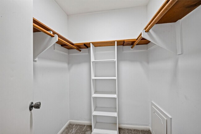 Building Photo - 3910 Chile Dr