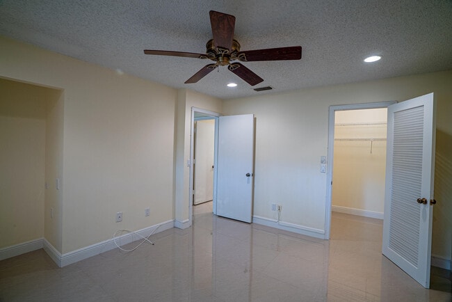 Building Photo - 8410 Cypress Ln