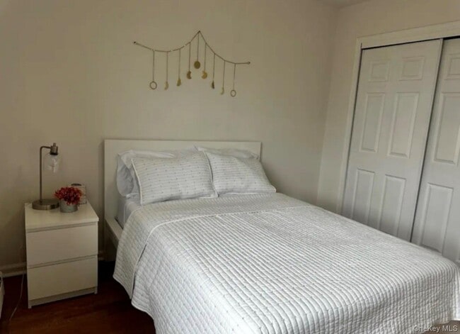 Building Photo - 92-12 25th Ave