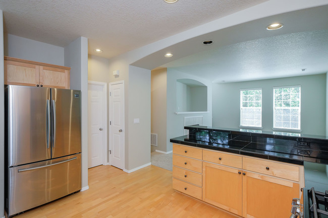 Building Photo - 5809 NE Orenco Gardens Dr