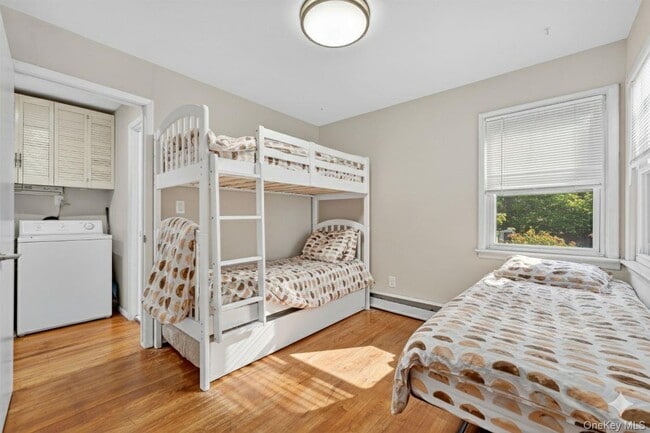 Building Photo - 28 Edward Ave