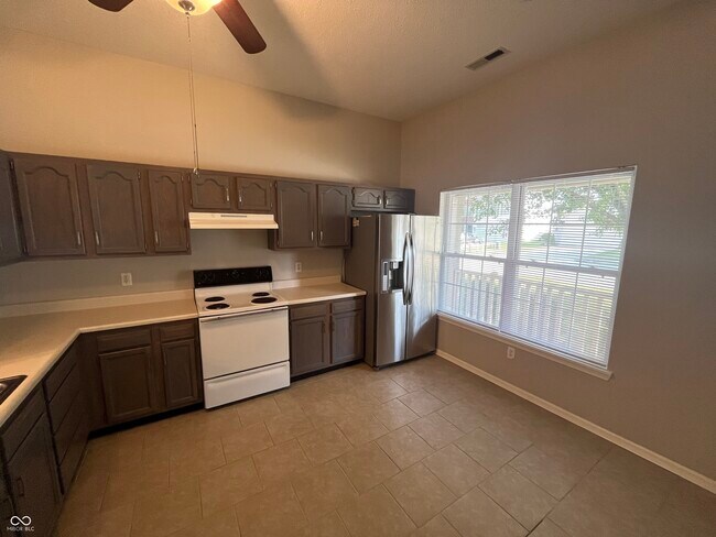 Building Photo - 10896 Riverwood Blvd