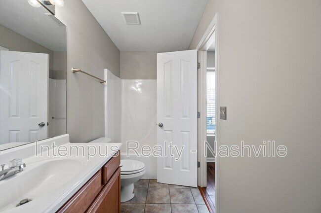 Building Photo - 415 Shoshone Pl