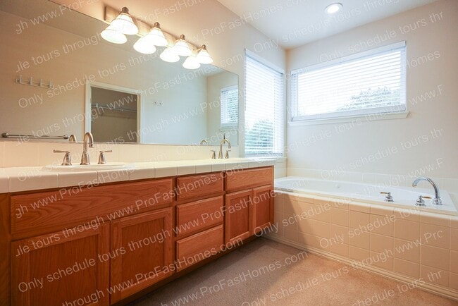 Building Photo - 16107 SE Bybee Ct