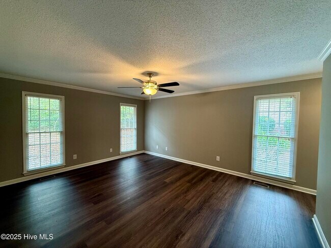 Building Photo - 1475 Monticello Dr