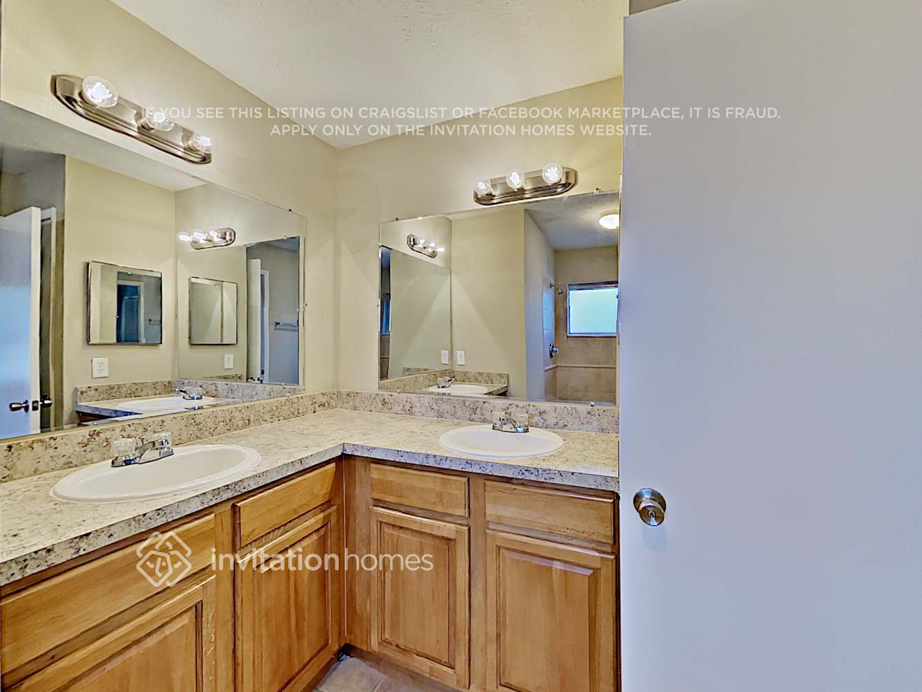 Building Photo - 12111 Wildbrook Dr