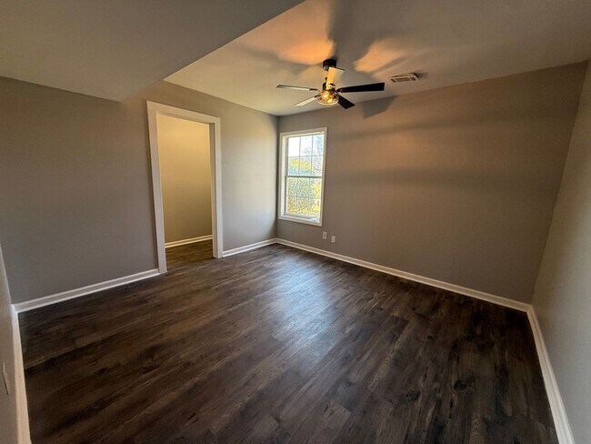 Building Photo - 4 Bedrooms, 3 Bathrooms with potential 5th Bedroom and Loft/Office in Euharlee!