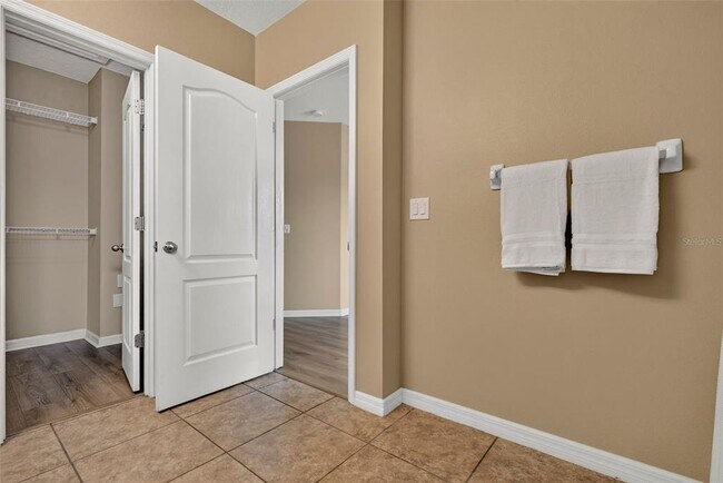 Building Photo - 817 Ashentree Dr