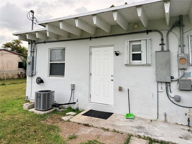 Building Photo - 26741 SW 139th Ave
