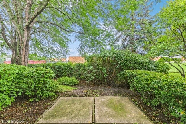 Building Photo - 533 Woodhaven Dr