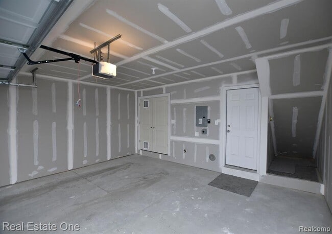 Building Photo - 2904 Zana Dr