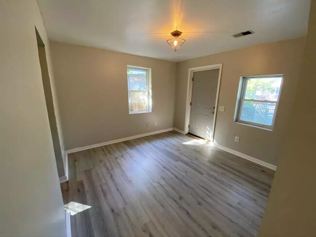 Building Photo - 1045 Seaside Ln