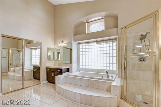 Building Photo - 1842 Bogey Way
