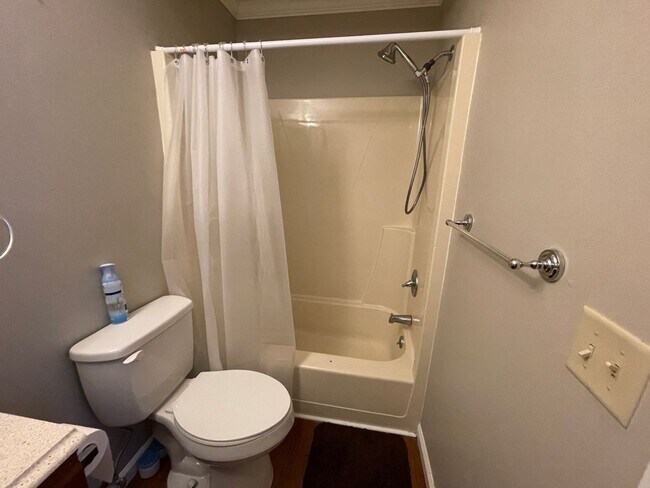 Building Photo - For Lease - Fully Furnished 2 BR | 1.5 BA Townhome in PCB!