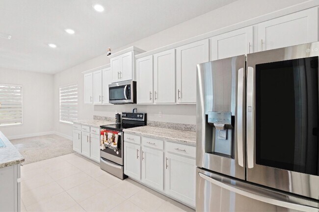 Building Photo - 692 NE Turtleback Trail