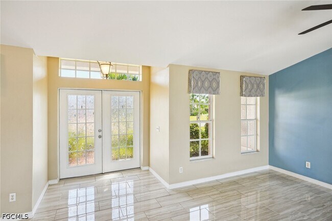 Building Photo - 4346 SW 18th Pl