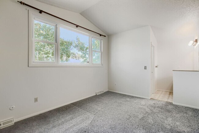 Building Photo - 4298 Sumac Ct