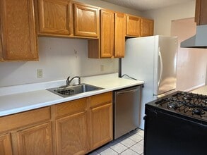 Building Photo - 30 Pine Valley Dr