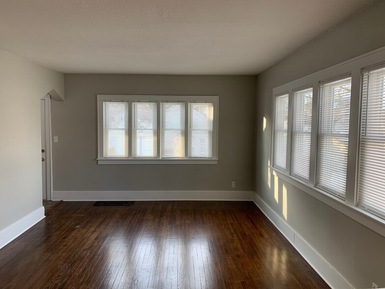 Building Photo - 517 Brenner St NE