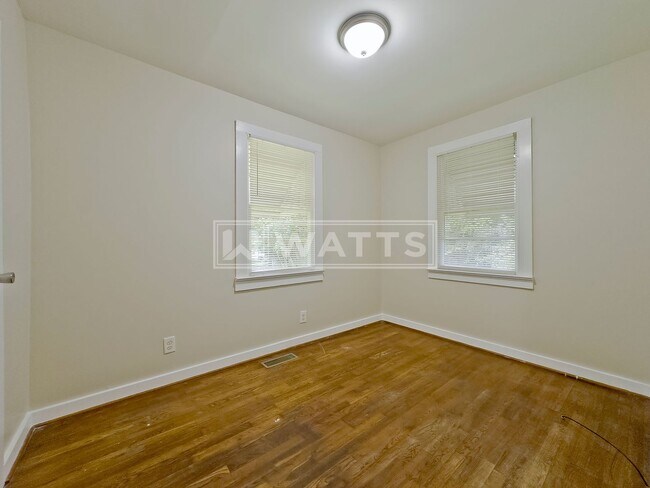 Building Photo - 3-Bedroom, 1-Bath Home in Forestdale