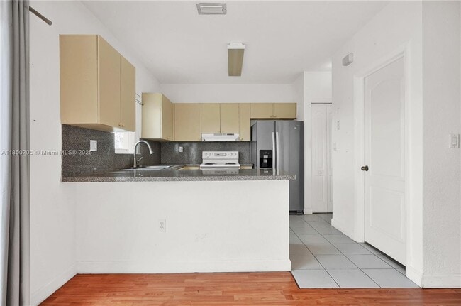 Building Photo - 14815 SW 9th Ln