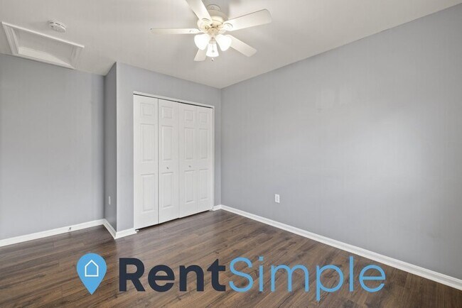 Building Photo - 3920 Bokel Dr