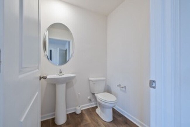 Building Photo - 4 Bedroom Home in Pendleton, SC