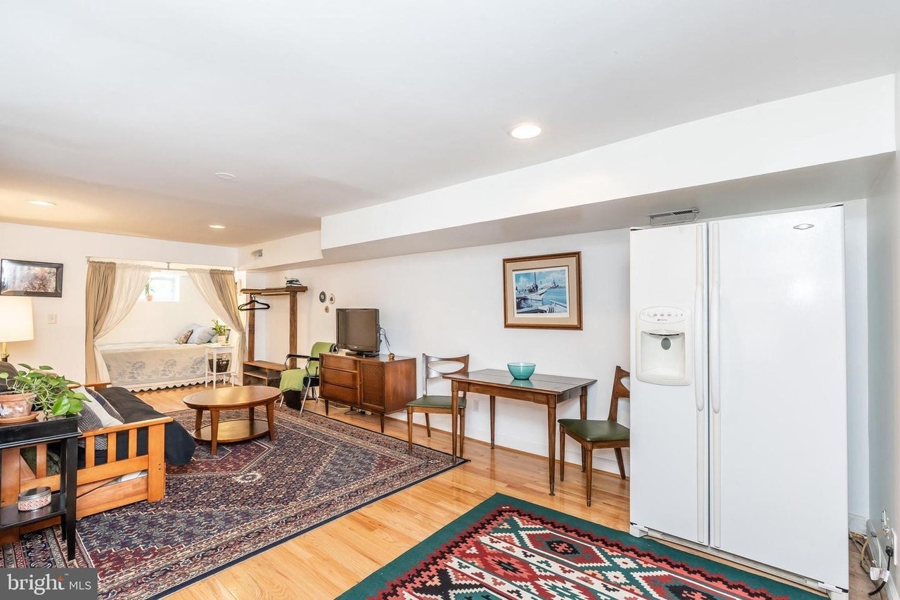 Building Photo - 701 W 37th St