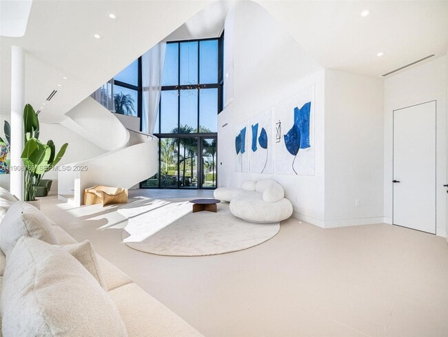 Building Photo - 11400 N Bayshore Dr