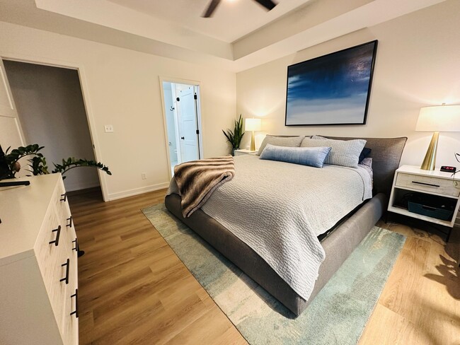 Building Photo - 7671 N Rainbow Dr