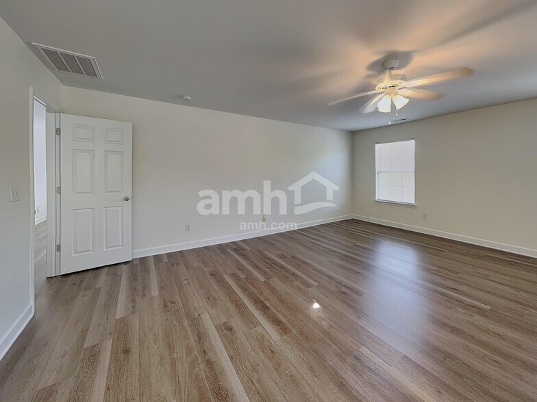 Building Photo - 982 Ramsgate Dr SW
