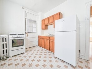 Building Photo - 4445 N Damen Ave