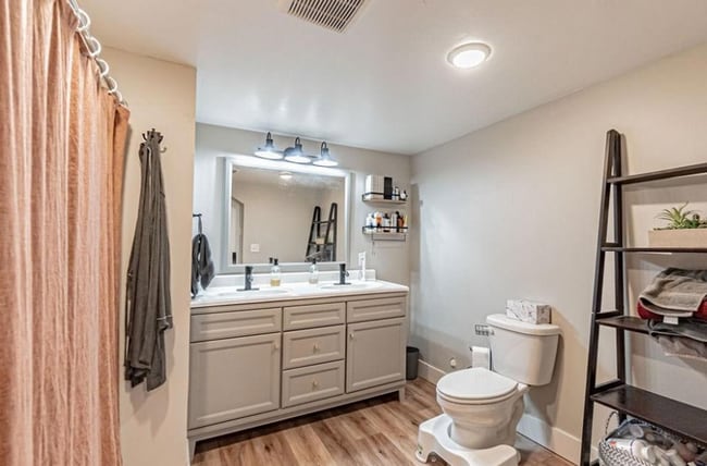 Building Photo - NEWLY REMODELED 3 BED 2 BATH HOME IN REXBURG
