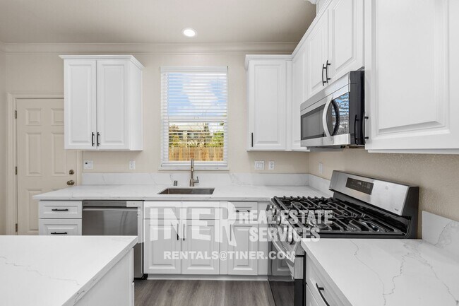 Building Photo - 1511 Bell St