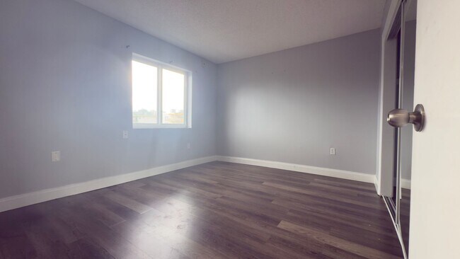 Building Photo - Bright 1 Bed Condo in North Miami Beach | No Minimum Credit