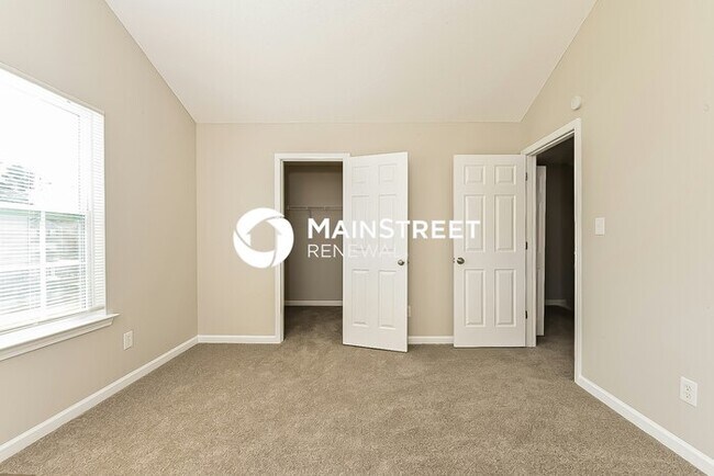 Building Photo - 3 Bedroom Pet-Friendly Home in ELLENWOOD, ...