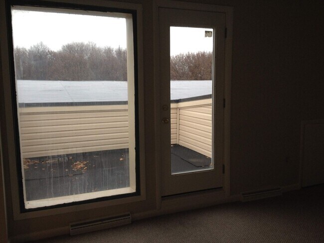 Building Photo - 234 W Clarke Ave