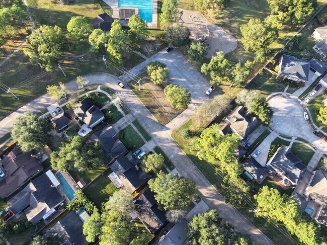 Building Photo - 16214 Dunmoor Dr