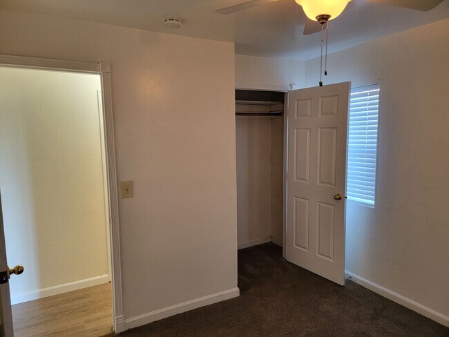 Building Photo - 2 Bedroom 1 Bathroom House Near Caldwell Park