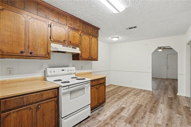 Building Photo - 165 Plum Orchard Rd